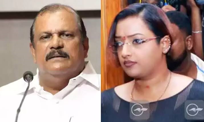 മുഖ്യമന്ത്രിക്കും സര്‍ക്കാരിനുമെതിരേ കലാപശ്രമം; സ്വപ്നയ്ക്കും പി സി ജോര്‍ജിനുമെതിരേ കുറ്റപത്രം