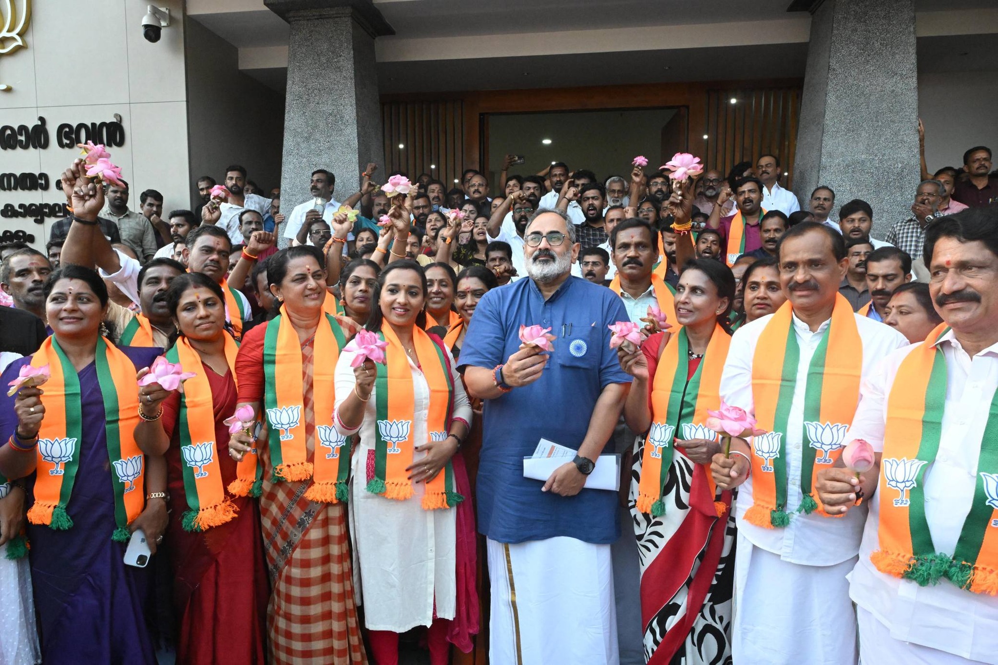 തിരുവനന്തപുരം കോര്‍പ്പറേഷനില്‍ കേവല ഭൂരിപക്ഷം തികയ്ക്കാന്‍ സ്വതന്ത്രര്‍ക്ക് പിന്നാലെ ബിജെപി