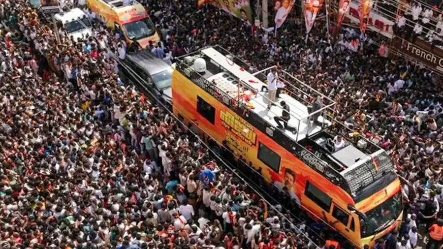 കരൂർ ദുരന്തം: വിജയ്‌യുടെ പ്രചാരണ വാഹനം സിബിഐ കസ്റ്റഡിയിലെടുത്തു