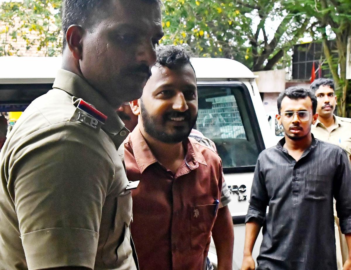 രാഹുലിന് മൂന്നുദിവസം പോലീസ് കസ്റ്റഡി; പ്രോസിക്യൂഷൻ ആവശ്യം അംഗീകരിച്ച് കോടതി