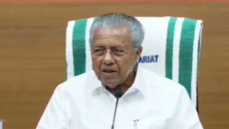 പശ്ചിമേഷ്യൻ സംഘർഷം: പ്രവാസികൾക്കായി നോർക്ക ഹെൽപ്പ് ഡെസ്ക് തുറന്നു; സഹായത്തിന് മുഖ്യമന്ത്രിയുടെ നിർദ്ദേശം