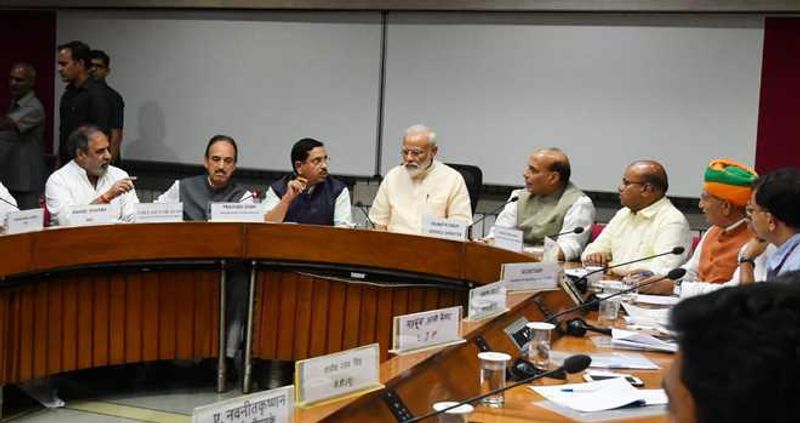 ഊർജ പ്രതിസന്ധി: രാജ്യം അടിയന്തര ജാഗ്രതയിൽ; സർവകക്ഷിയോഗം ഇന്ന്, ഗ്യാസ് വിതരണത്തിൽ വിപ്ലവകരമായ മാറ്റങ്ങൾ