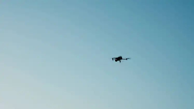 സുരക്ഷാ ജാഗ്രതയിൽ ഒമാൻ: ഡ്രോൺ പറത്തുന്നതും പാരാഗ്ലൈഡിംഗും നിർത്തിവെക്കാൻ ഉത്തരവ്